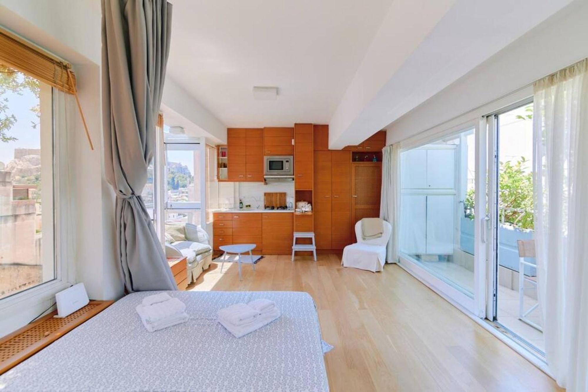 360 View In Roof Top Appartment With Patio Atina Dış mekan fotoğraf